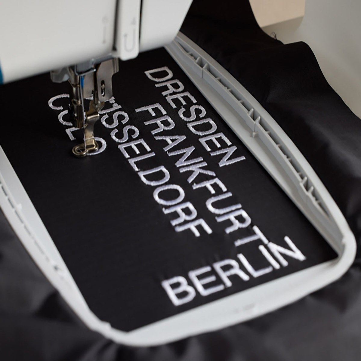 170 × 100 mm embroidery area